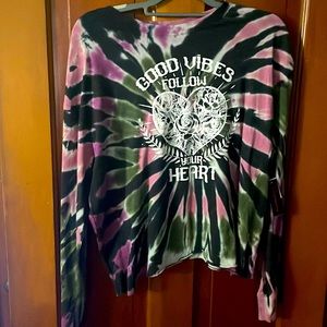 This is an XL No Boundaries long sleeve tie dyed shirt. It’s never been worn.